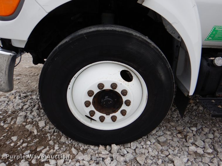 image for item HX9226 2012 Ford F750  box truck