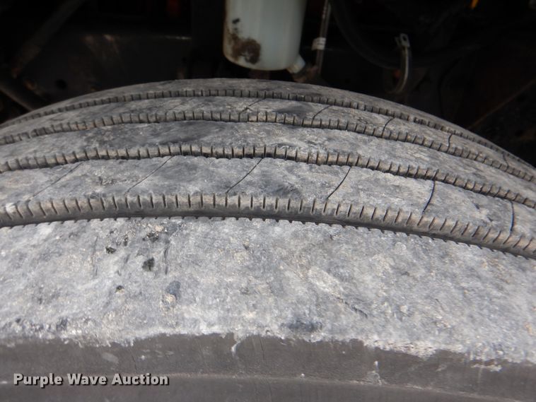 image for item HX9226 2012 Ford F750  box truck