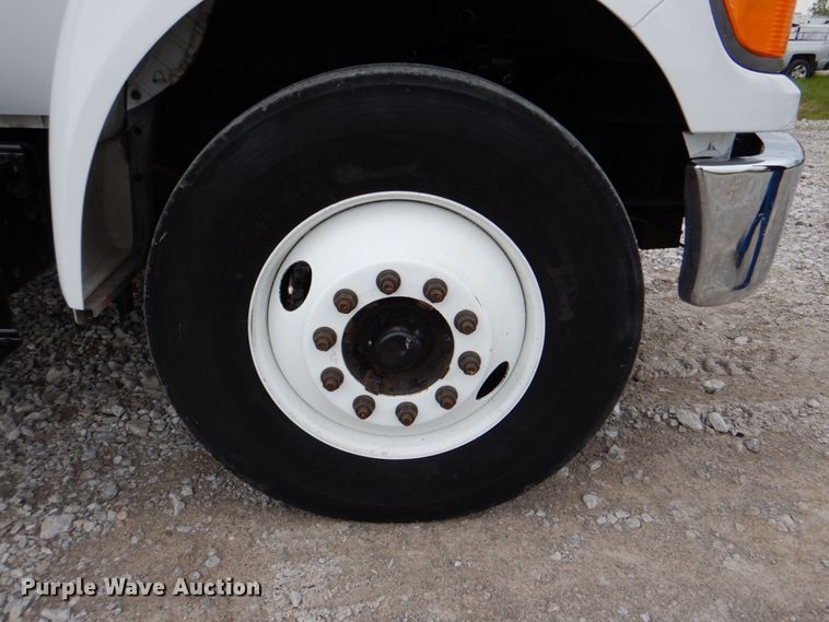 image for item HX9226 2012 Ford F750  box truck