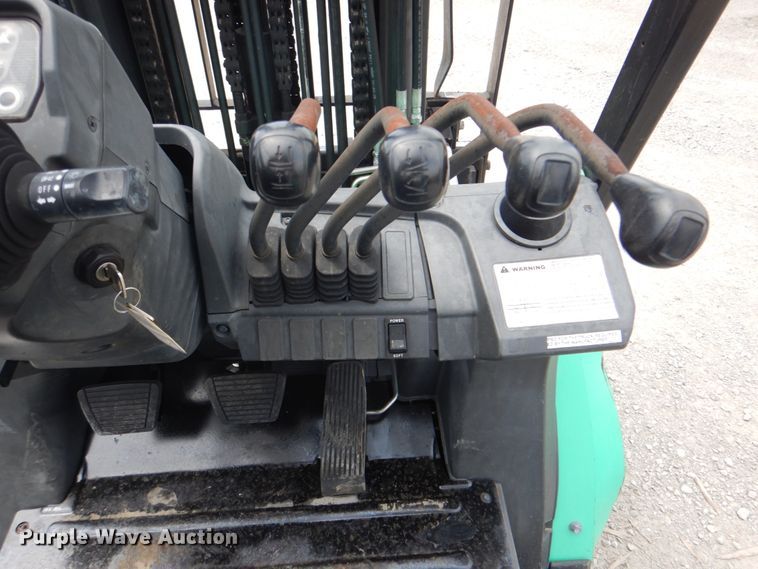 image for item HX9231 Mitsubishi FG30N  forklift