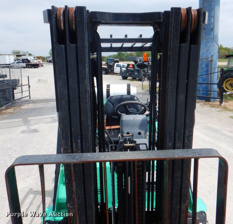 image for item HX9231 Mitsubishi FG30N  forklift