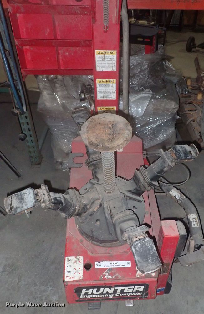 image for item IF9103 Hunter TC3250 tire machine