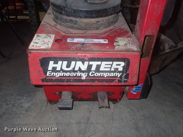 image for item IF9103 Hunter TC3250 tire machine