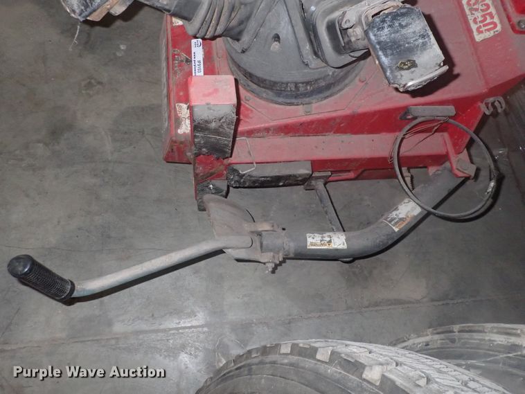 image for item IF9103 Hunter TC3250 tire machine