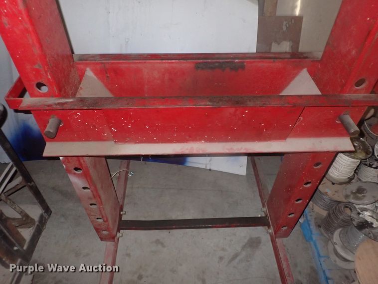 image for item IF9104 Hydraulic press