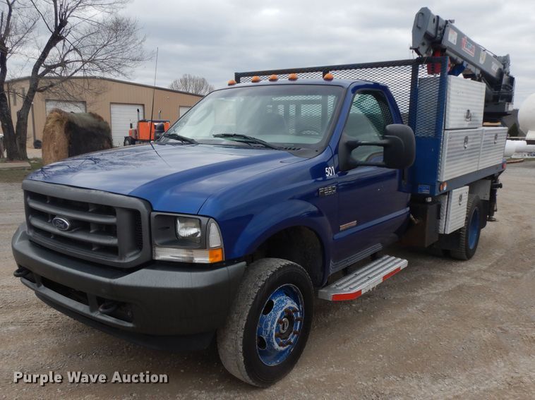 image for item II9333 2003 Ford F550  utility / service truck