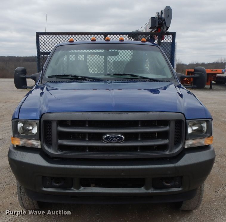 image for item II9333 2003 Ford F550  utility / service truck
