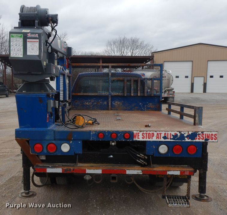 image for item II9333 2003 Ford F550  utility / service truck