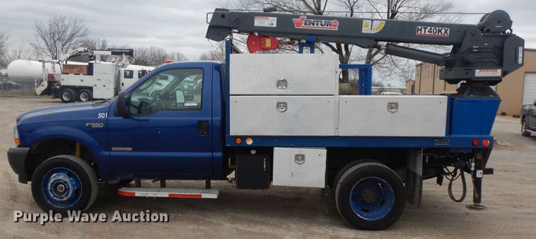 image for item II9333 2003 Ford F550  utility / service truck