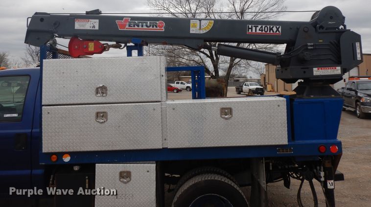 image for item II9333 2003 Ford F550  utility / service truck