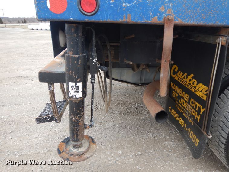 image for item II9333 2003 Ford F550  utility / service truck