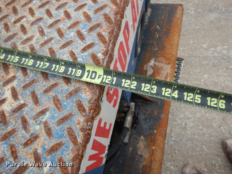 image for item II9333 2003 Ford F550  utility / service truck