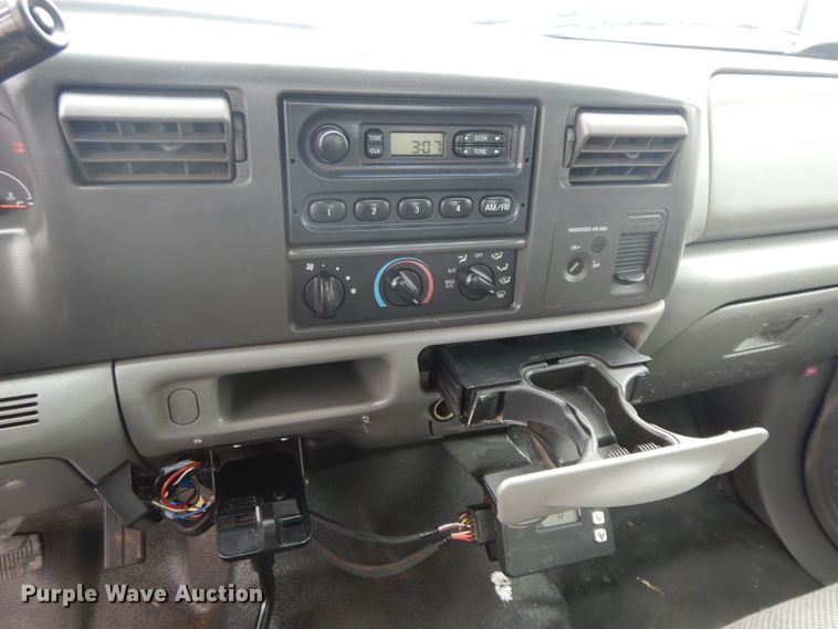 image for item II9333 2003 Ford F550  utility / service truck