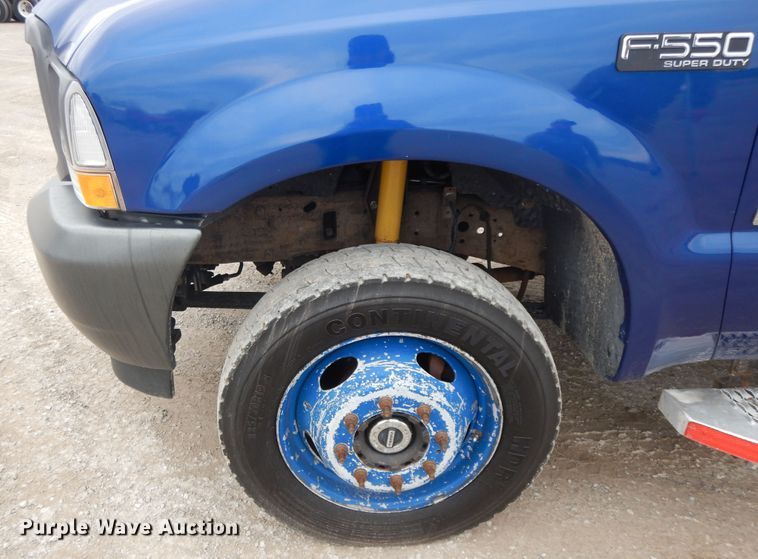 image for item II9333 2003 Ford F550  utility / service truck