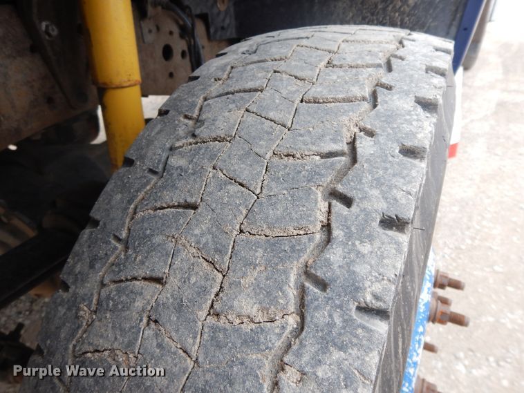 image for item II9333 2003 Ford F550  utility / service truck