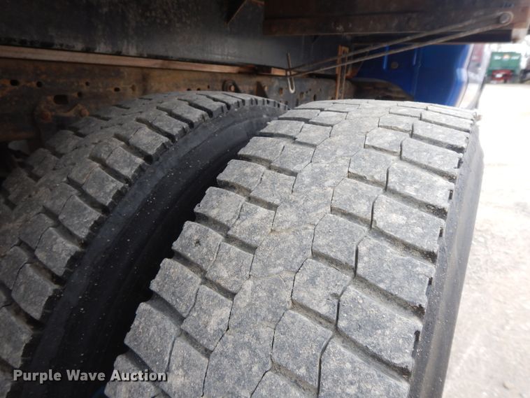 image for item II9333 2003 Ford F550  utility / service truck