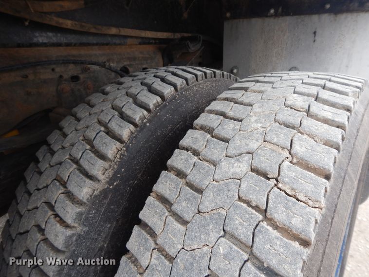 image for item II9333 2003 Ford F550  utility / service truck