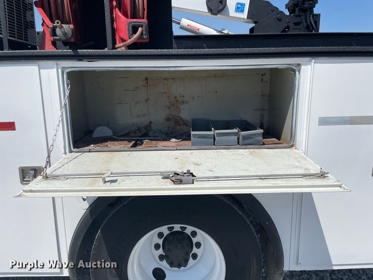 image for item II9385 2009 International DuraStar 4300  utility / service truck