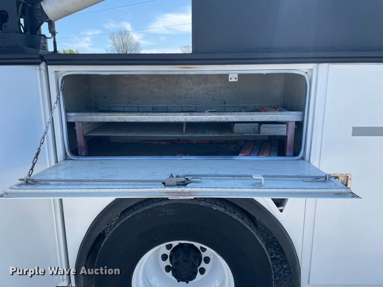 image for item II9385 2009 International DuraStar 4300  utility / service truck