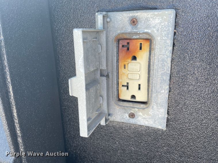 image for item II9385 2009 International DuraStar 4300  utility / service truck