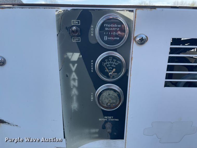 image for item II9385 2009 International DuraStar 4300  utility / service truck