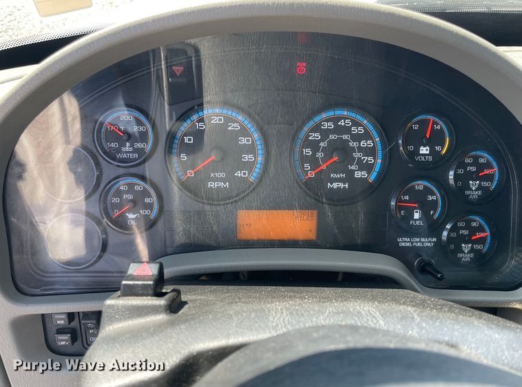 image for item II9385 2009 International DuraStar 4300  utility / service truck