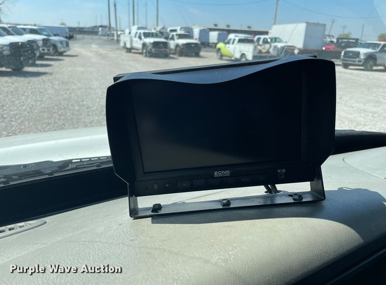 image for item II9385 2009 International DuraStar 4300  utility / service truck