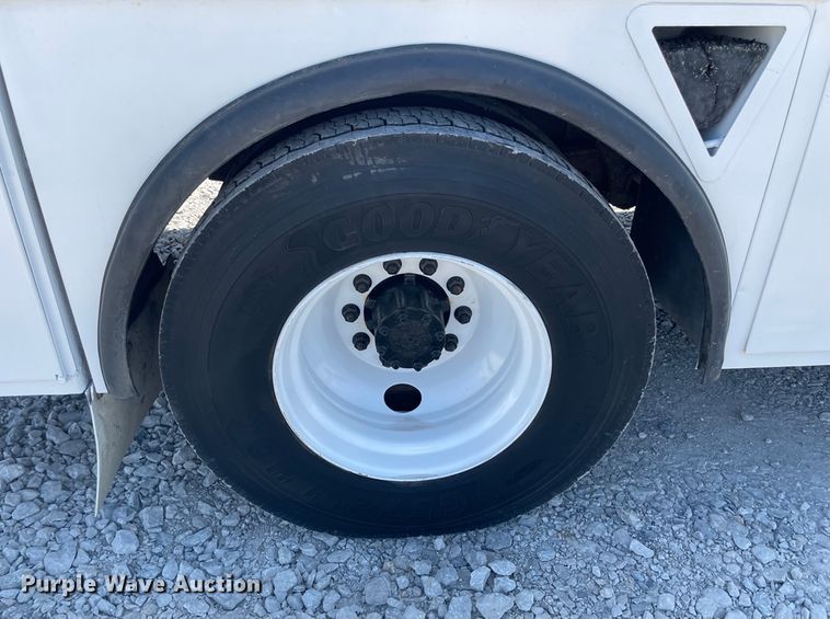 image for item II9385 2009 International DuraStar 4300  utility / service truck