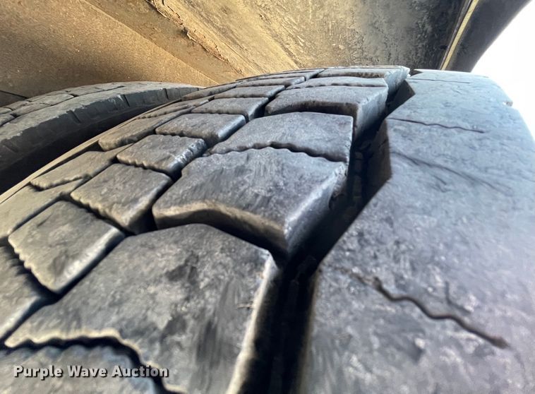 image for item II9385 2009 International DuraStar 4300  utility / service truck