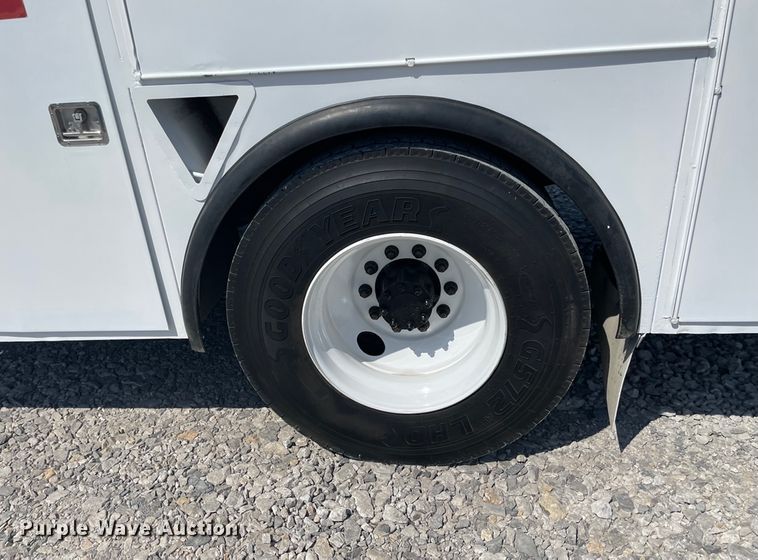 image for item II9385 2009 International DuraStar 4300  utility / service truck