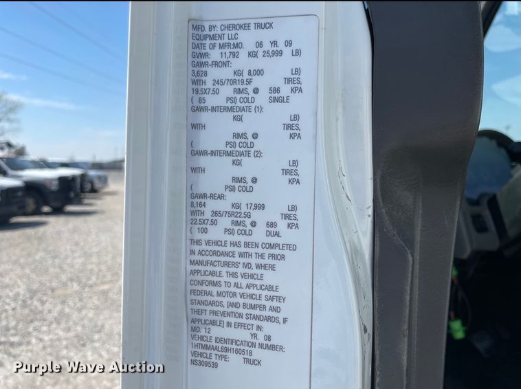 image for item II9385 2009 International DuraStar 4300  utility / service truck