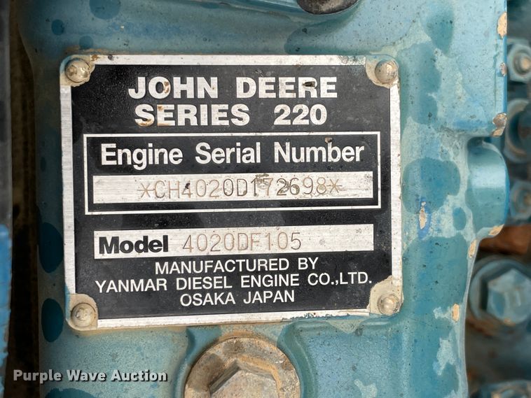 image for item II9396 2001 John Deere pump