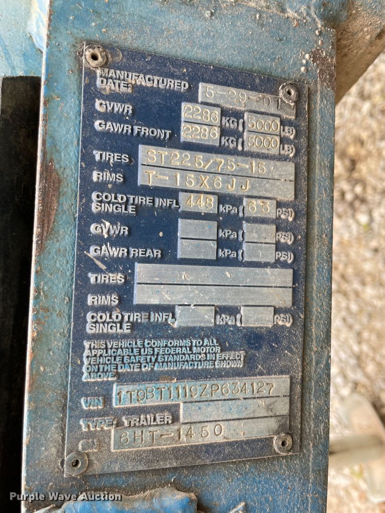 image for item II9396 2001 John Deere pump