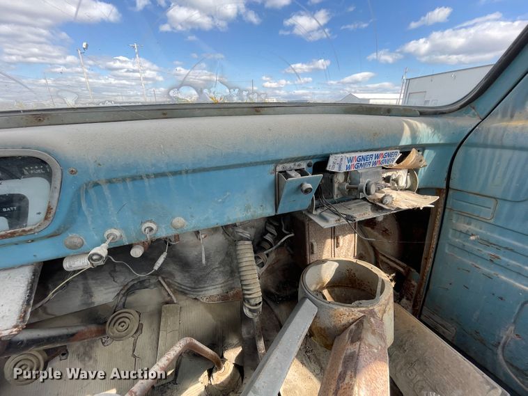 image for item II9405 1955 Ford F100  pickup truck