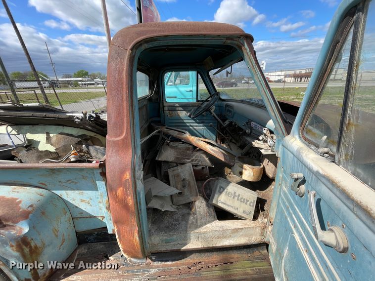 image for item II9405 1955 Ford F100  pickup truck