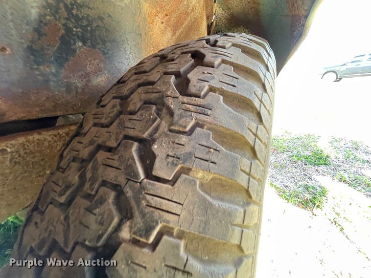 image for item II9405 1955 Ford F100  pickup truck