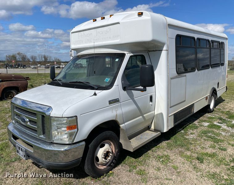 image for item II9407 2008 Ford E450  shuttle bus
