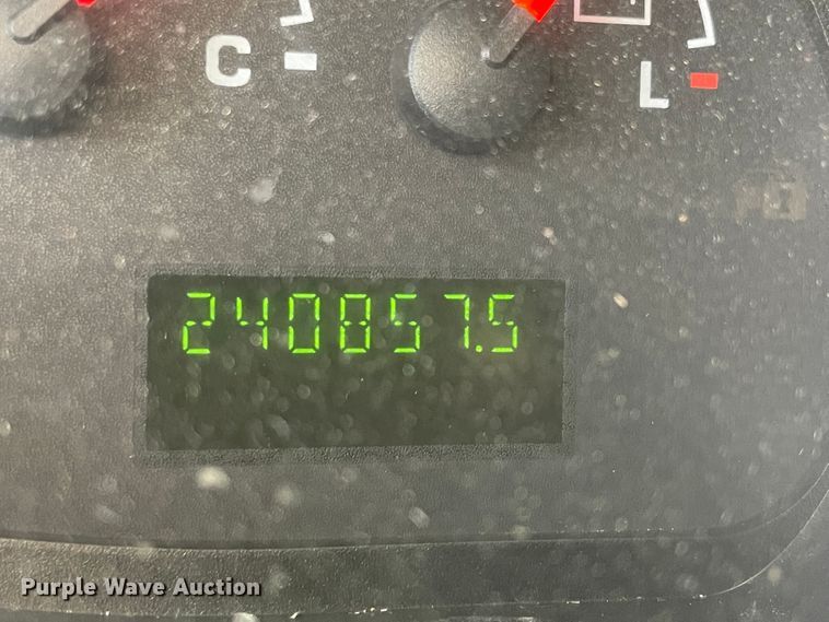 image for item II9407 2008 Ford E450  shuttle bus