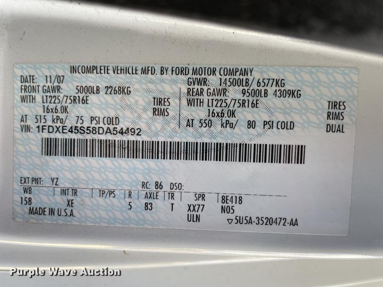 image for item II9407 2008 Ford E450  shuttle bus