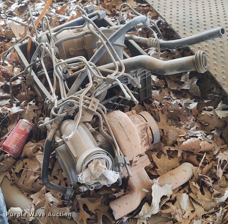 image for item IK9252 Cummins six cylinder diesel engine