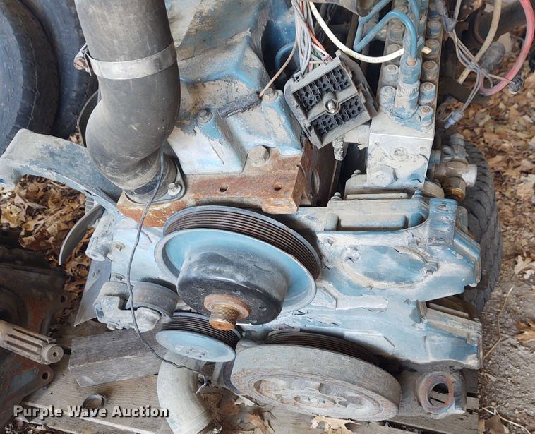 image for item IK9253 International DT466 7.6L diesel engine core