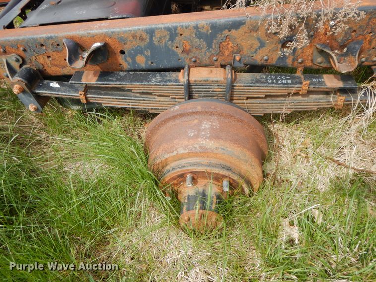 image for item IL9247 2006 Isuzu NRR  truck cab and chassis