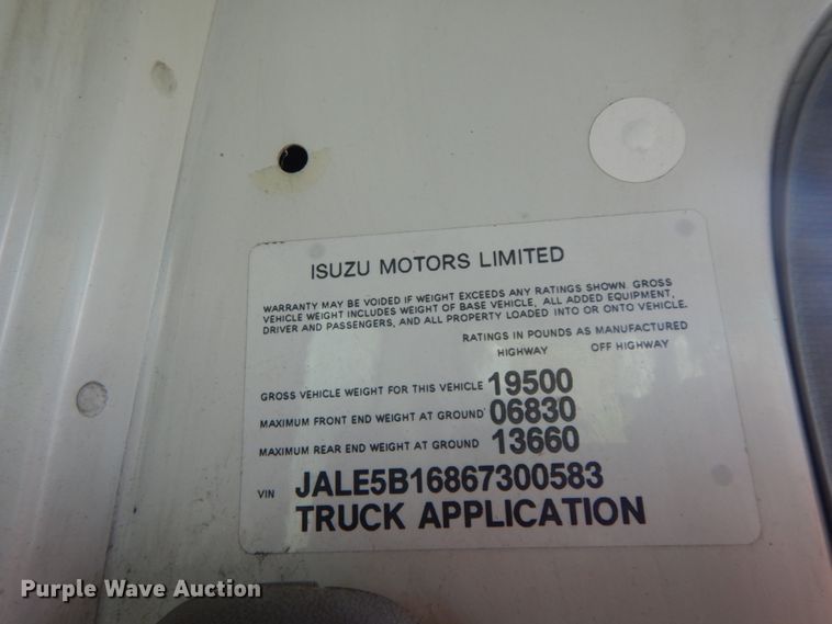 image for item IL9247 2006 Isuzu NRR  truck cab and chassis