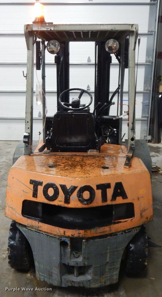 image for item IL9260 Toyota 02-4FD25  forklift
