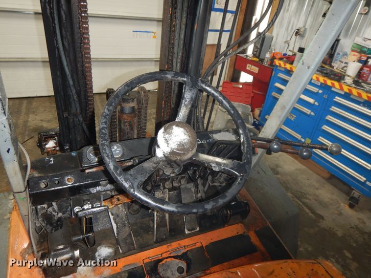 image for item IL9260 Toyota 02-4FD25  forklift