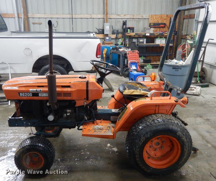 image for item IL9261 Kubota B6200  tractor