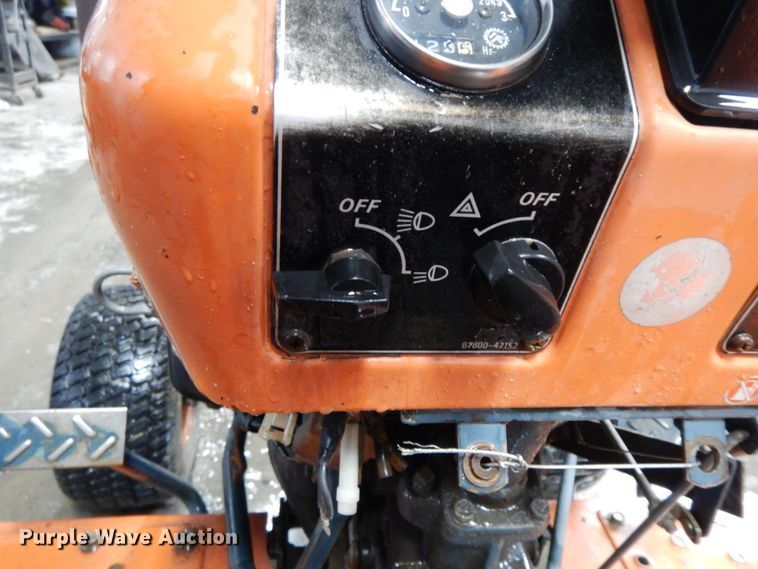 image for item IL9261 Kubota B6200  tractor