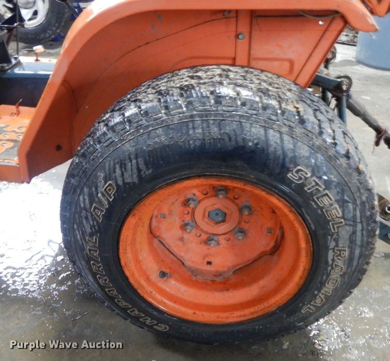 image for item IL9261 Kubota B6200  tractor