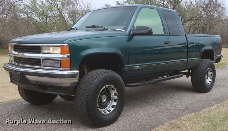 image for item IO9025 1996 Chevrolet K1500  Ext. Cab pickup truck
