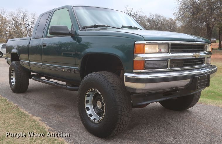 image for item IO9025 1996 Chevrolet K1500  Ext. Cab pickup truck